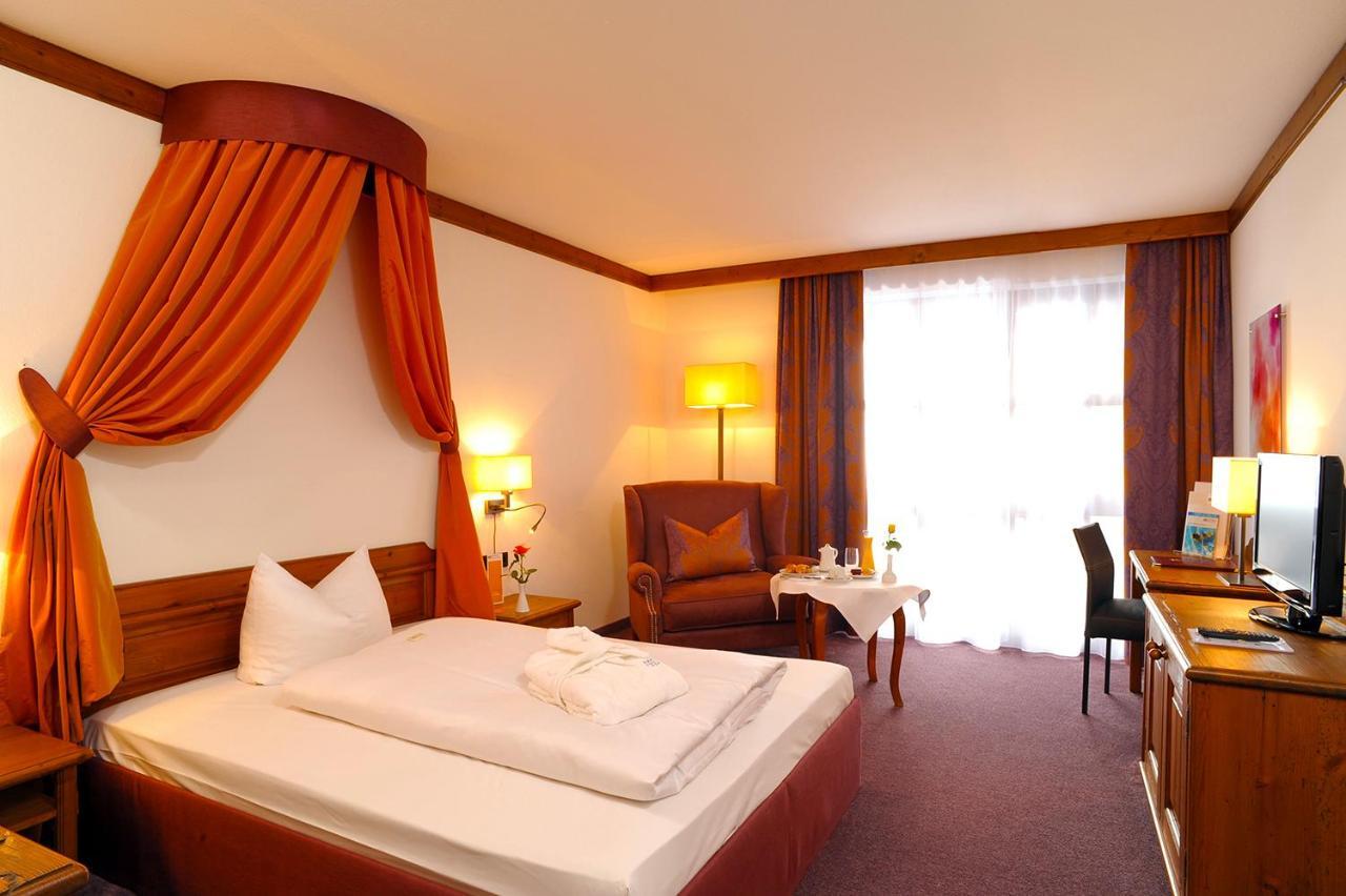 Hotel Fuerstenhof - Wellness- Und Golfhotel باد جريسباخ المظهر الخارجي الصورة
