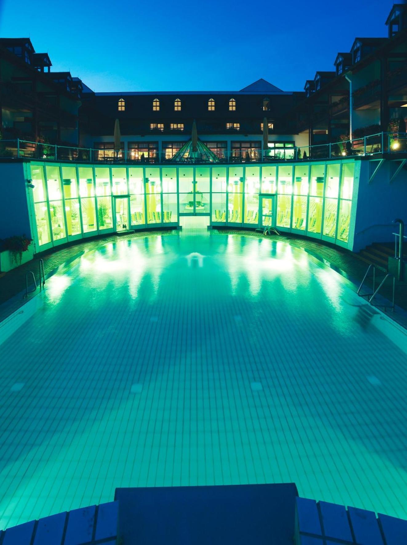 Hotel Fuerstenhof - Wellness- Und Golfhotel باد جريسباخ المظهر الخارجي الصورة